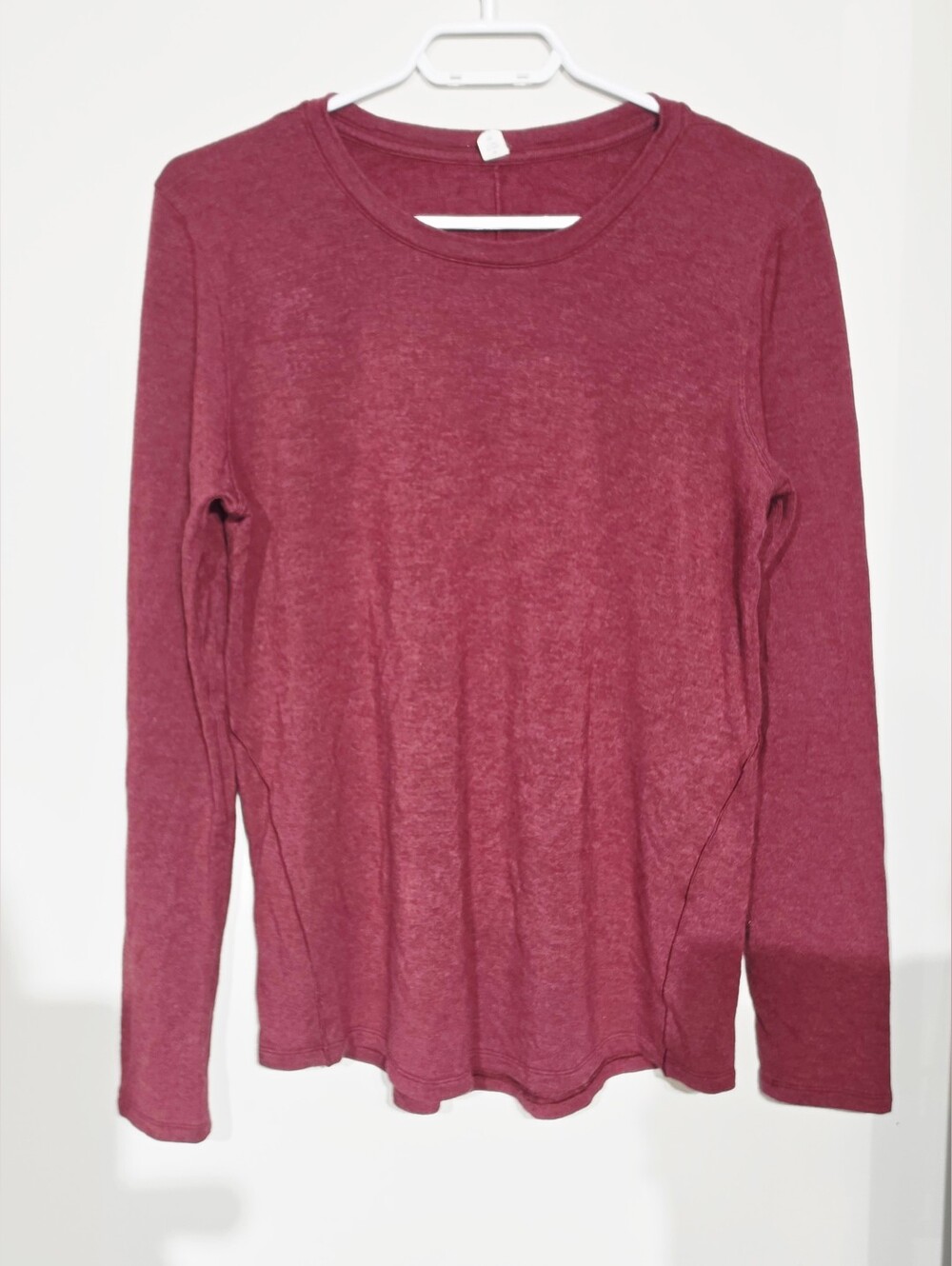 Lululemon heathered maroon/burgundy crewneck long-sleeve top Size 8
